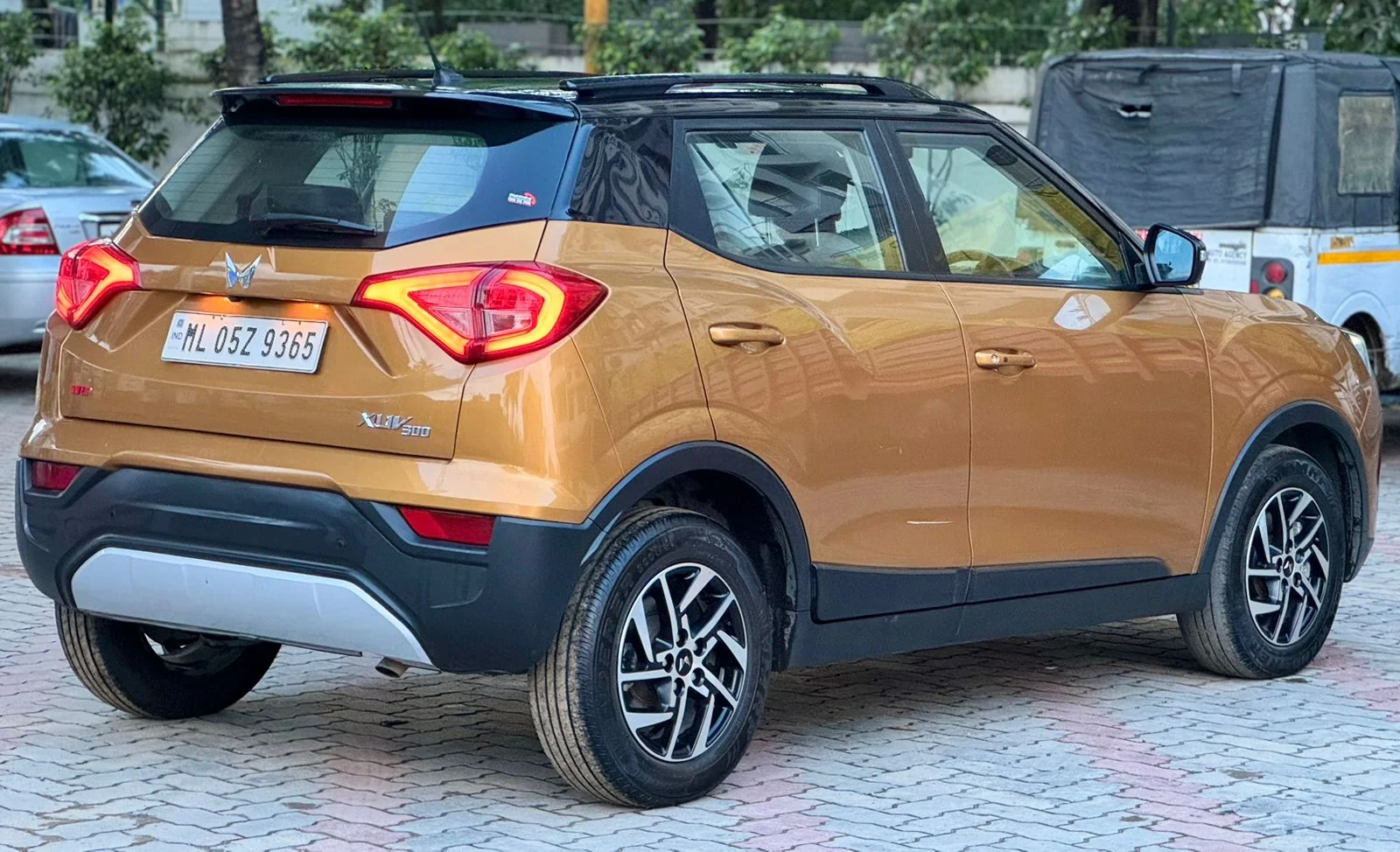 Mahindra XUV300 - Thumbnail 4